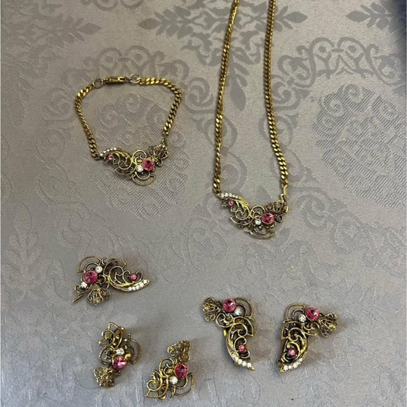 Elegant Gold and Pink Jewelry Set - Picture 1 of 1